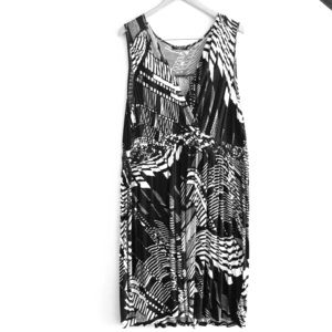 Women’s black and white geometrical dress